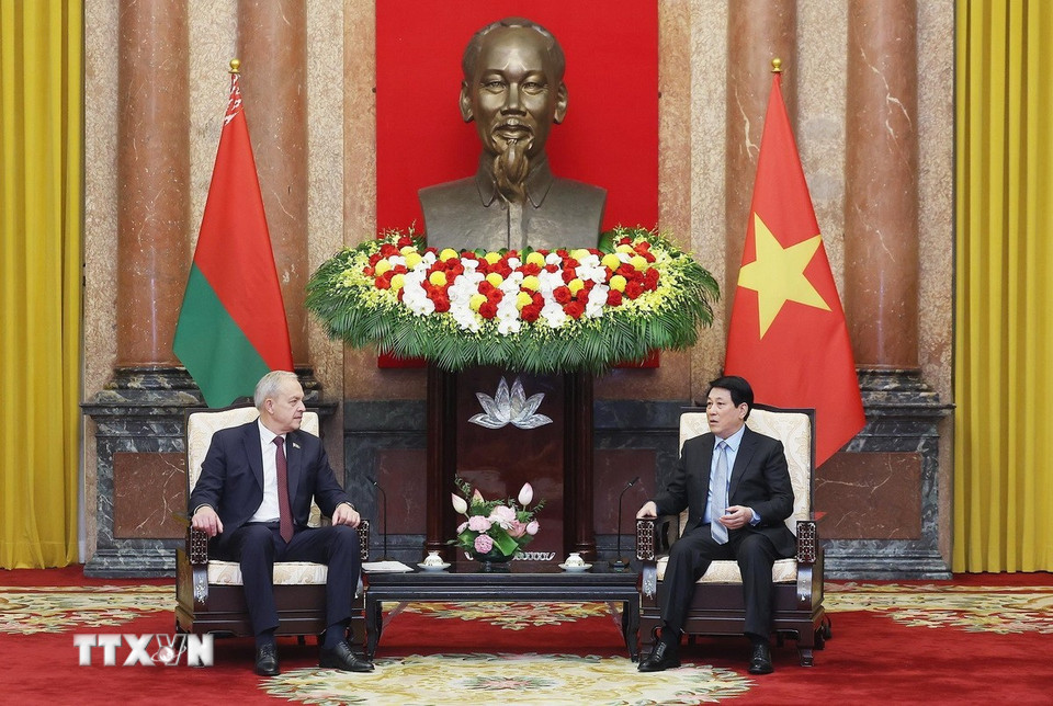 Chủ tịch nước Lương Cường tiếp Chủ tịch Hạ viện Cộng hòa Belarus Igor Sergeenko. (Ảnh: Lâm Khánh/TTXVN)