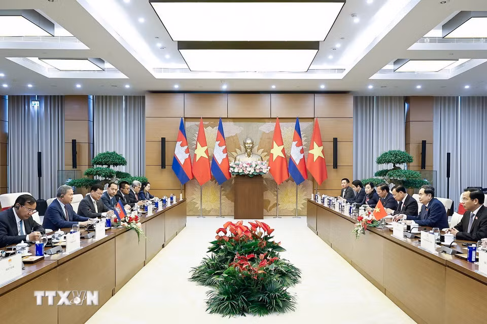 Chủ tịch Quốc hội Trần Thanh Mẫn hội kiến Thủ tướng Campuchia Hun Manet. (Ảnh: Doãn Tấn/TTXVN)