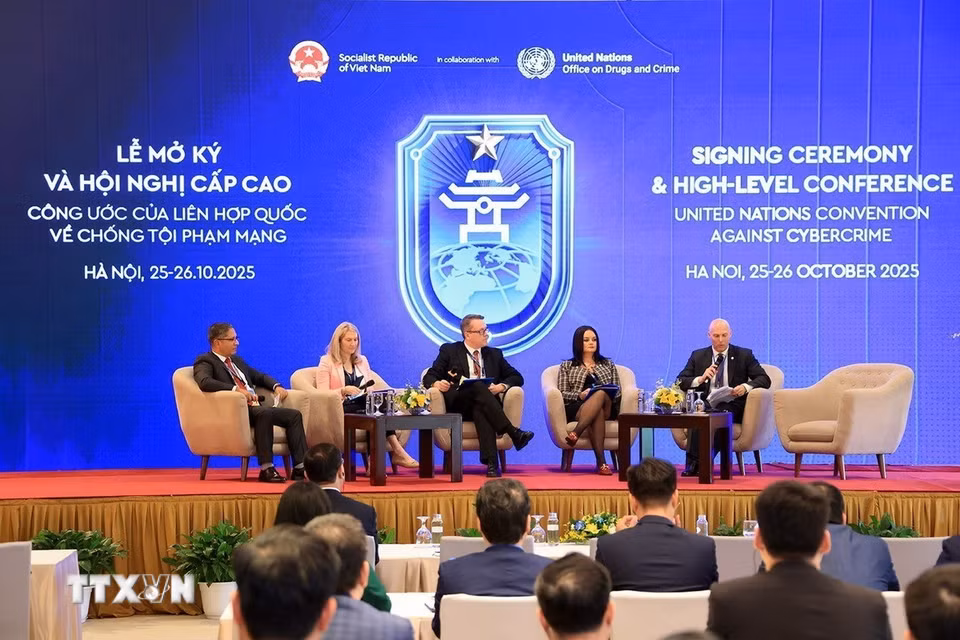 Các đại biểu thảo luận tại hội thảo. (Ảnh: Tuấn Anh/TTXVN)
