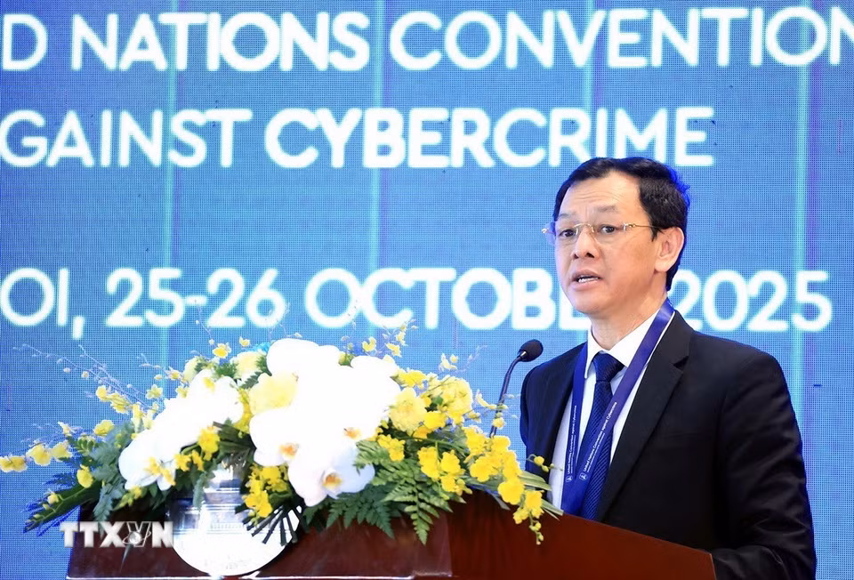 Thứ trưởng Bộ Y tế Nguyễn Tri Thức phát biểu tại hội thảo. (Ảnh: Tuấn Anh/TTXVN)