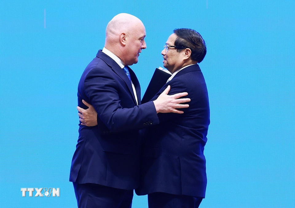 Thủ tướng Phạm Minh Chính và Thủ tướng New Zealand Christopher Luxon tuyên bố nâng cấp quan hệ Việt Nam- New Zealand lên Đối tác Chiến lược toàn diện. (Ảnh: Dương Giang/TTXVN)