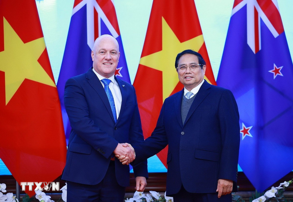 Thủ tướng Phạm Minh Chính và Thủ tướng New Zealand Christopher Luxon hội đàm. (Ảnh: Dương Giang/TTXVN)