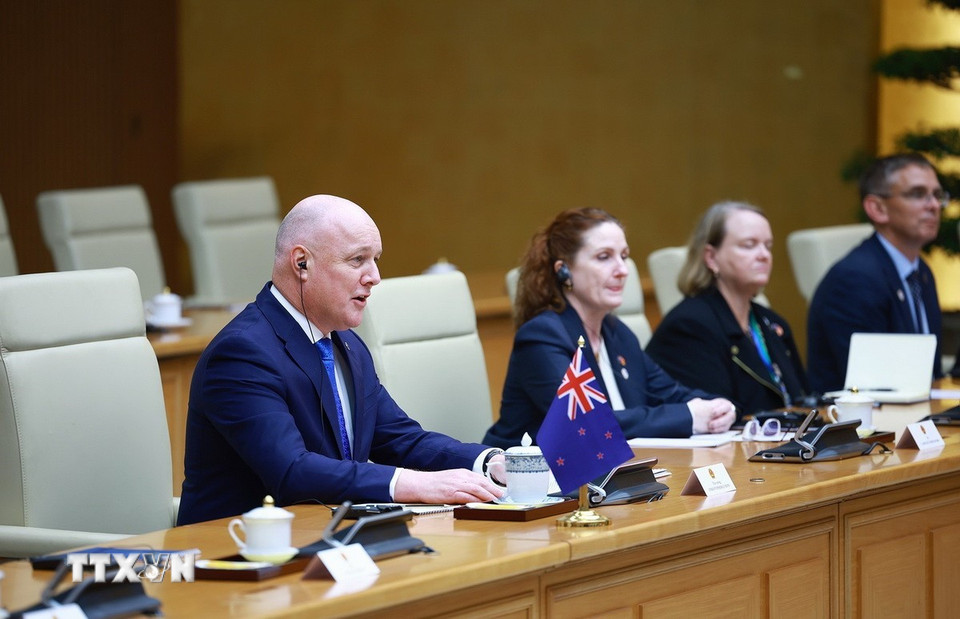 Thủ tướng New Zealand Christopher Luxon phát biểu tại cuộc hội đàm. (Ảnh: Dương Giang/TTXVN)