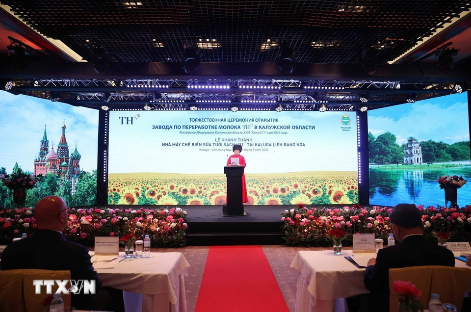 Bà Thái Hương - Nhà sáng lập Tập đoàn TH phát biểu tại Lễ khánh thành Nhà máy chế biến sữa tươi sạch TH của Tập đoàn TH tại tỉnh Kaluga, Liên bang Nga. (Ảnh: Thống Nhất/TTXVN)