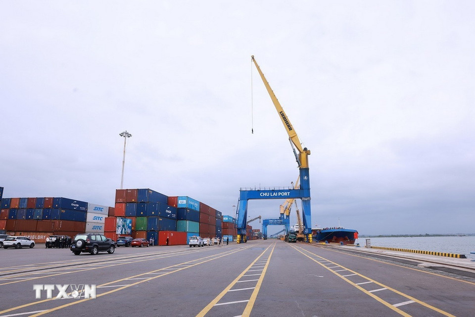 Khu vực cảng biển của Tập đoàn THACO. (Ảnh: Dương Giang/TTXVN)