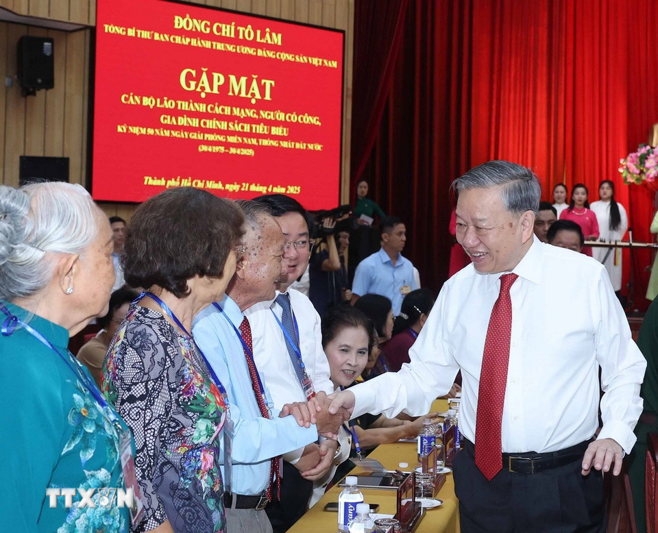 Tổng Bí thư Tô Lâm và các đại biểu. (Ảnh: Thống Nhất/TTXVN)