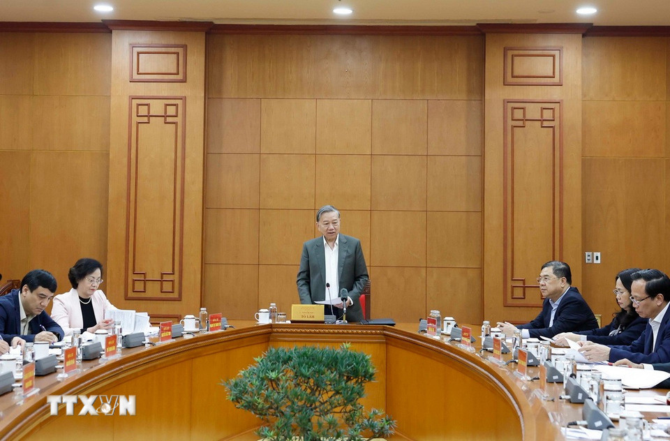 Tổng Bí thư Tô Lâm chủ trì buổi làm việc về tình hình thực hiện chủ trương, chính sách, chế độ đối với người có công với cách mạng; công tác tìm kiếm, quy tập và xác định danh tính hài cốt liệt sỹ. (Ảnh: Thống Nhất/TTXVN)