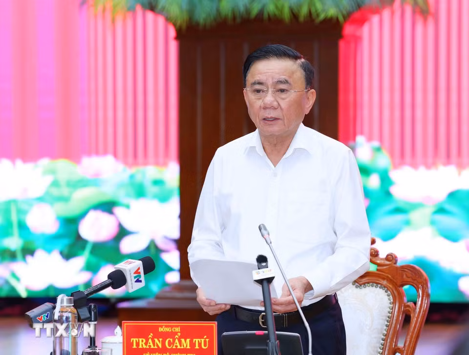 Thường trực Ban Bí thư Trần Cẩm Tú chủ trì Thông báo kết luận của Bộ Chính trị, Ban Bí thư về kết quả giám sát đợt 1 và triển khai kế hoạch kiểm tra đợt 2 với Ban Thường vụ Thành uỷ Đà Nẵng. (Ảnh: Phương Hoa/TTXVN)