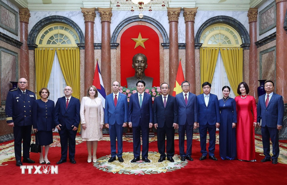 Chủ tịch nước Lương Cường với các đại biểu. (Ảnh: Lâm Khánh/TTXVN)