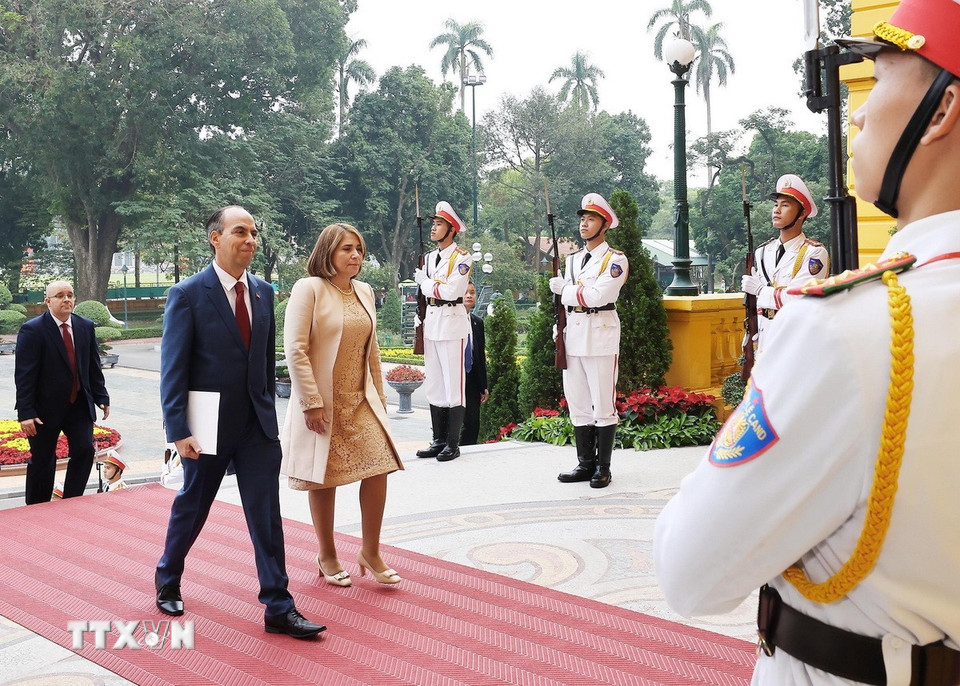 Đại sứ đặc mệnh toàn quyền Cộng hòa Cuba tại Việt Nam Rogelio Polanco Fuentes đến trình Quốc thư. (Ảnh: Lâm Khánh/TTXVN)