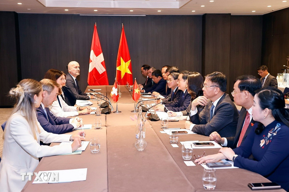 Chủ tịch Quốc hội Trần Thanh Mẫn hội kiến Chủ tịch Hạ viện Thụy Sĩ Maja Riniker. (Ảnh: Doãn Tấn/TTXVN)