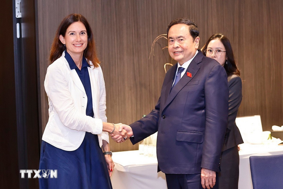 Chủ tịch Quốc hội Trần Thanh Mẫn hội kiến Chủ tịch Hạ viện Thụy Sĩ Maja Riniker. (Ảnh: Doãn Tấn/TTXVN)