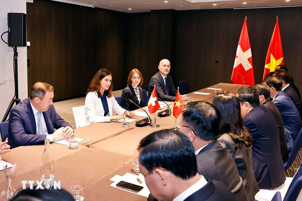 Chủ tịch Hạ viện Thụy Sĩ Maja Riniker phát biểu. (Ảnh: Doãn Tấn/TTXVN)