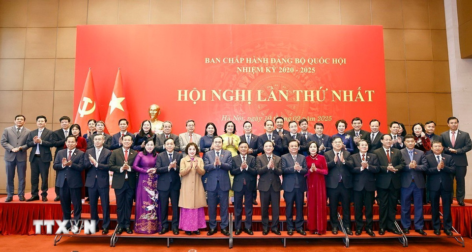 Bí thư Đảng ủy, Chủ tịch Quốc hội Trần Thanh Mẫn, Thường trực Ban Bí thư Trần Cẩm Tú với đại biểu dự hội nghị. (Ảnh: Doãn Tấn/TTXVN)