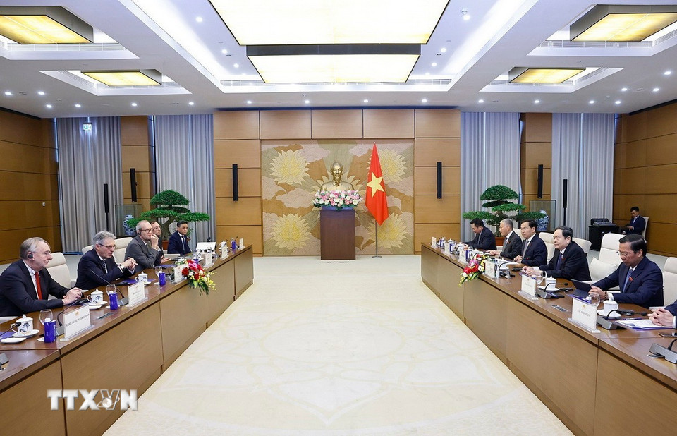 Chủ tịch Quốc hội Trần Thanh Mẫn tiếp đoàn đại biểu Đảng Dân chủ Xã hội Đức. (Ảnh: Doãn Tấn/TTXVN)