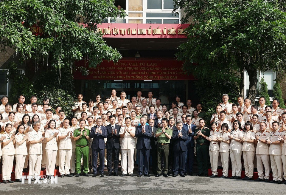 Tổng Bí thư Tô Lâm với các đại biểu. (Ảnh: Thống Nhất/TTXVN)