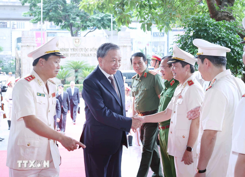 Tổng Bí thư Tô Lâm đến thăm và làm việc với Cục Cảnh sát Hình sự. (Ảnh: Thống Nhất/TTXVN)