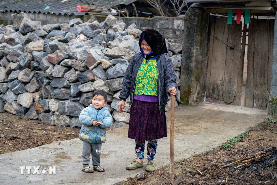 Nét đẹp của con người kết hợp cảnh sắc nơi đây cũng là một điểm thu hút du khách. (Ảnh: Khánh Hòa/TTXVN)