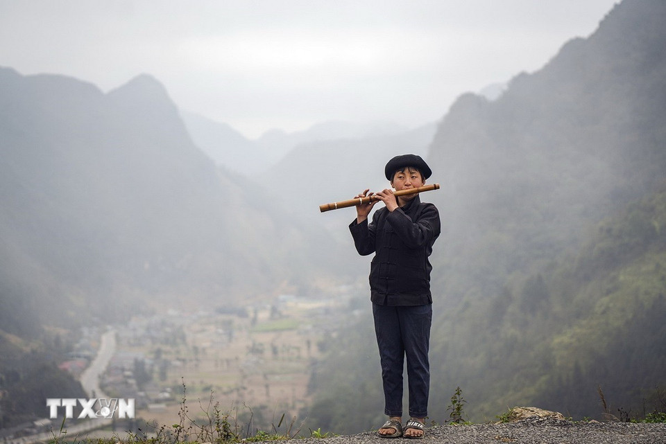 Nét đẹp của con người kết hợp cảnh sắc nơi đây cũng là một điểm thu hút du khách. (Ảnh: Khánh Hòa/TTXVN)