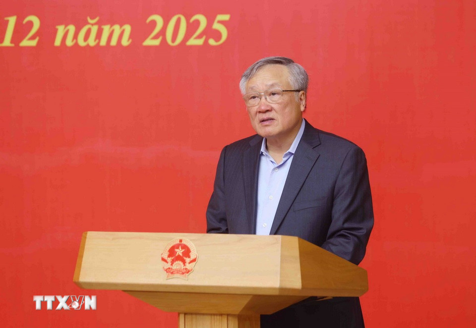 Đồng chí Nguyễn Hòa Bình, Ủy viên Bộ Chính trị, Phó Bí thư Thường trực Đảng ủy, Phó Thủ tướng Thường trực Chính phủ phát biểu chỉ đạo hội nghị. (Ảnh: Phạm Kiên/TTXVN)