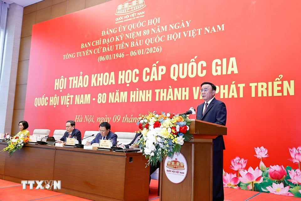 Đồng chí Trần Cẩm Tú, Uỷ viên Bộ Chính trị, Thường trực Ban Bí thư thay mặt Lãnh đạo Đảng, Nhà nước phát biểu chỉ đạo. (Ảnh: Doãn Tấn/ TTXVN)