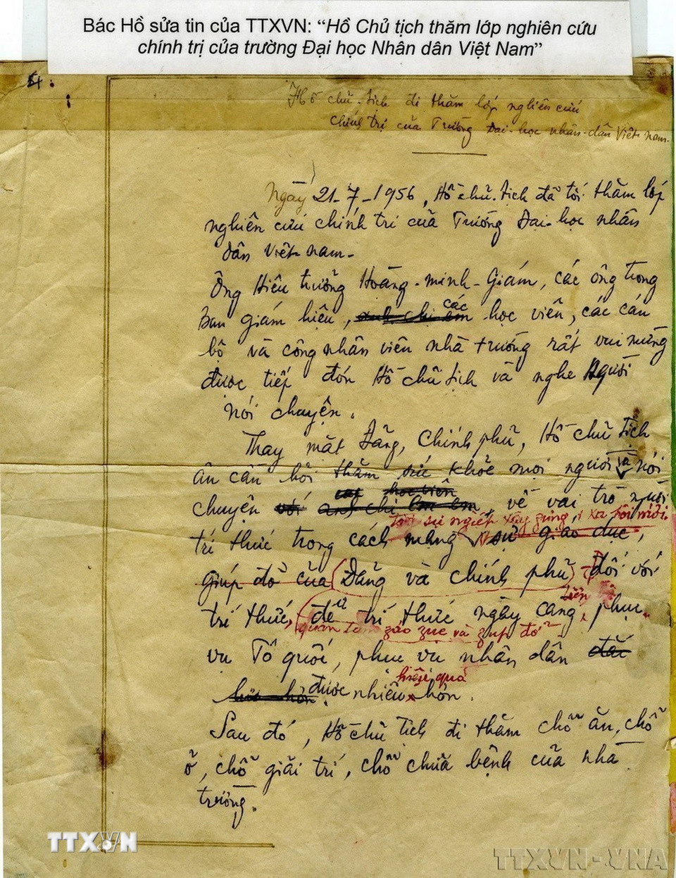 Bút tích Bác Hồ sửa tin của TTXVN. (Ảnh: Tư liệu TTXVN)