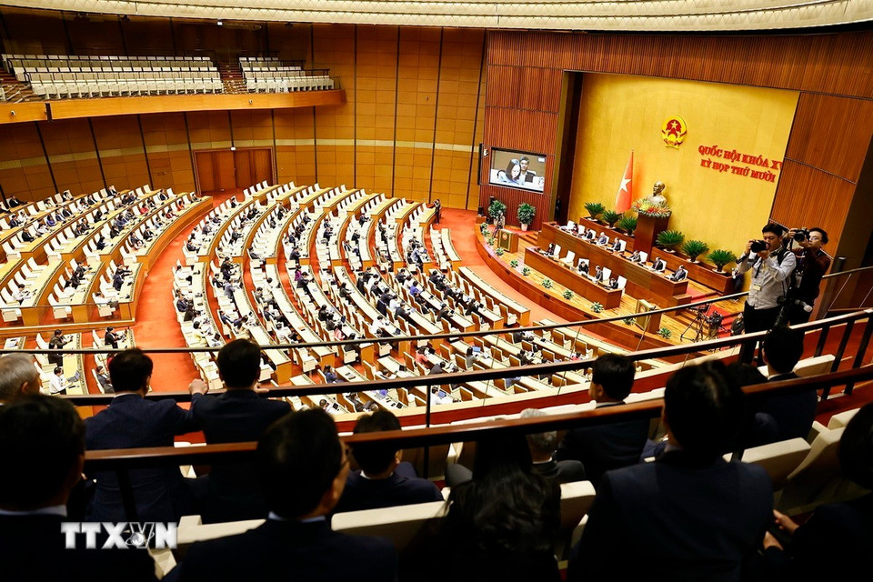 Chủ tịch Quốc hội Đại Hàn Dân Quốc Woo Won Shik dự khán phiên họp toàn thể Kỳ họp thứ 10, Quốc hội khóa XV và tham quan Nhà Quốc hội. (Ảnh: Doãn Tấn/TTXVN)