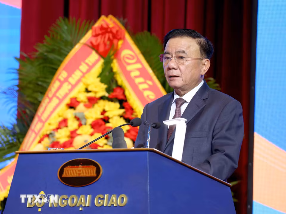 Thường trực Ban Bí thư Trần Cẩm Tú phát biểu chỉ đạo Phiên họp toàn thể về Đối ngoại Đảng và Đối ngoại nhân dân. (Ảnh: Phương Hoa/TTXVN)