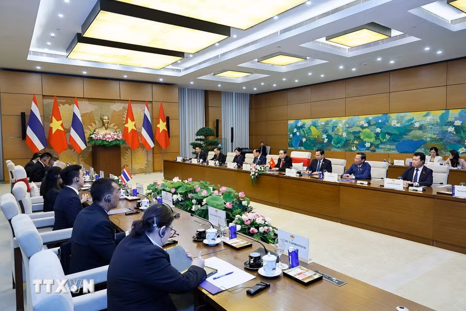 Chủ tịch Quốc hội Trần Thanh Mẫn hội đàm với Chủ tịch Quốc hội kiêm Chủ tịch Hạ viện Vương quốc Thái Lan Sophon Zaram. (Ảnh: Doãn Tấn/TTXVN)