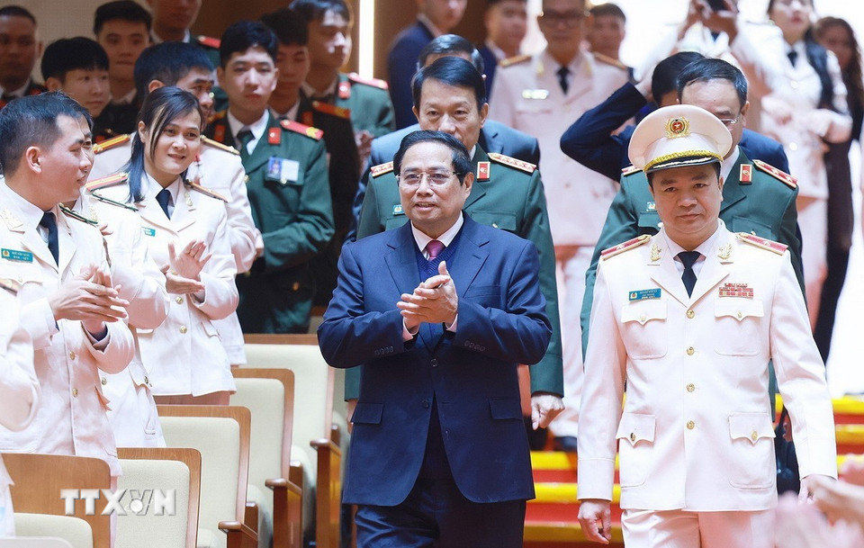 Thủ tướng Phạm Minh Chính đến thăm, chúc Tết cán bộ, chiến sỹ Cục An ninh điều tra (A09). (Ảnh: Dương Giang/TTXVN)