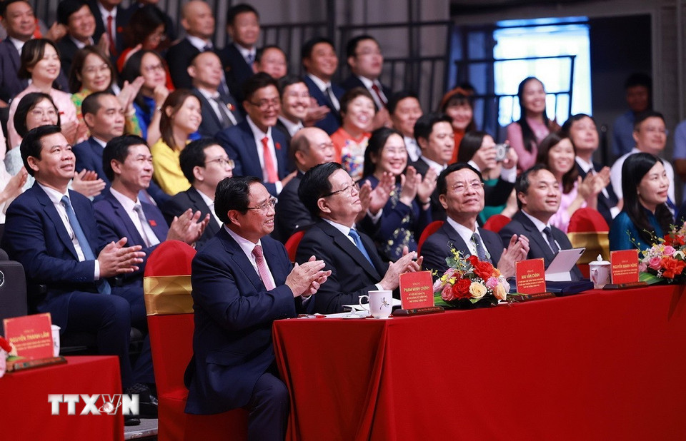 Thủ tướng Phạm Minh Chính, Bí thư Đảng ủy Chính phủ dự Đại hội đại biểu Đảng bộ Đài Truyền hình Việt Nam lần thứ 12, nhiệm kỳ 2025-2030. (Ảnh: Dương Giang/TTXVN)