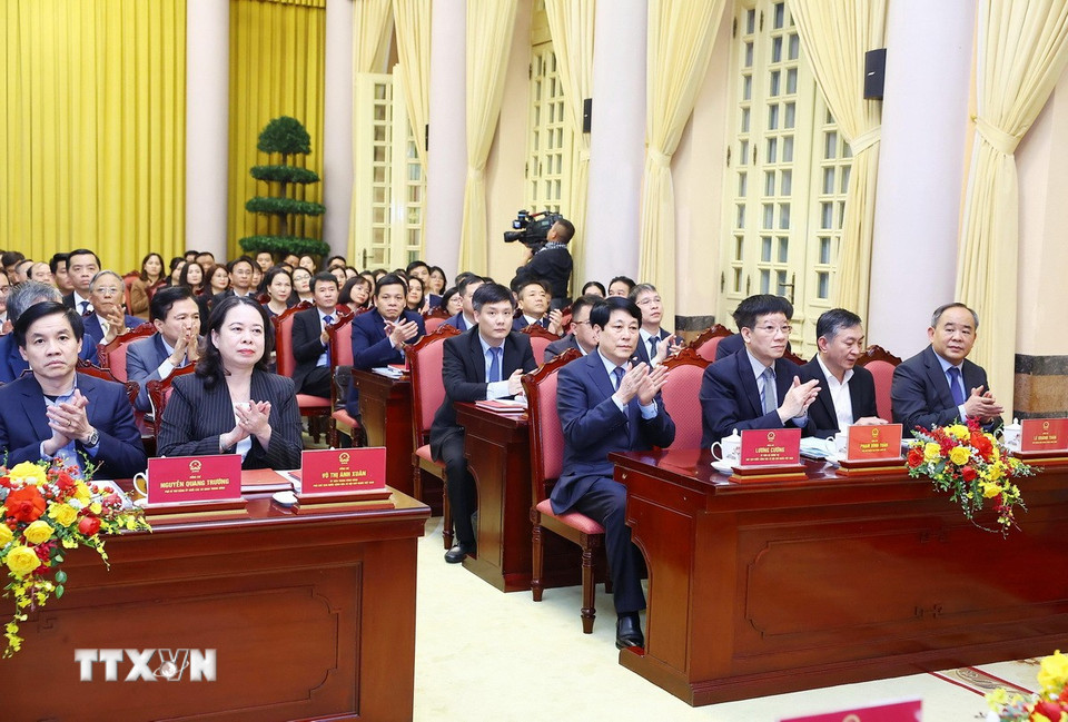 Chủ tịch nước Lương Cường và Phó Chủ tịch nước Võ Thị Ánh Xuân dự Hội nghị tổng kết công tác năm 2024, triển khai nhiệm vụ năm 2025 của Văn phòng Chủ tịch nước. (Ảnh: Lâm Khánh/TTXVN)