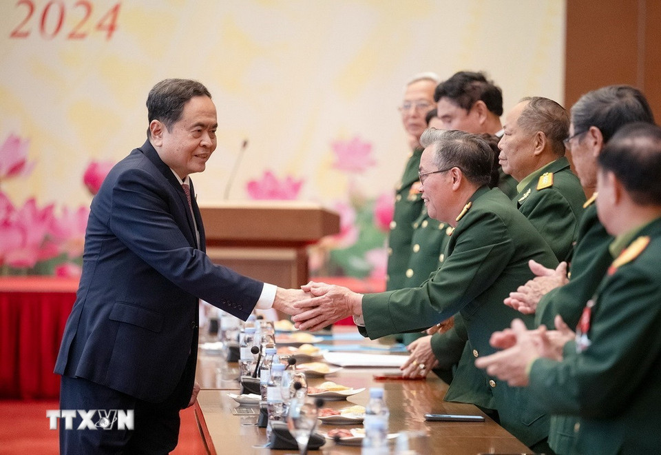 Chủ tịch Quốc hội Trần Thanh Mẫn với đại biểu. (Ảnh: Doãn Tấn/TTXVN)