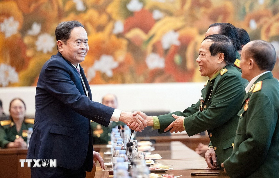 Chủ tịch Quốc hội Trần Thanh Mẫn với đại biểu. (Ảnh: Doãn Tấn/TTXVN)