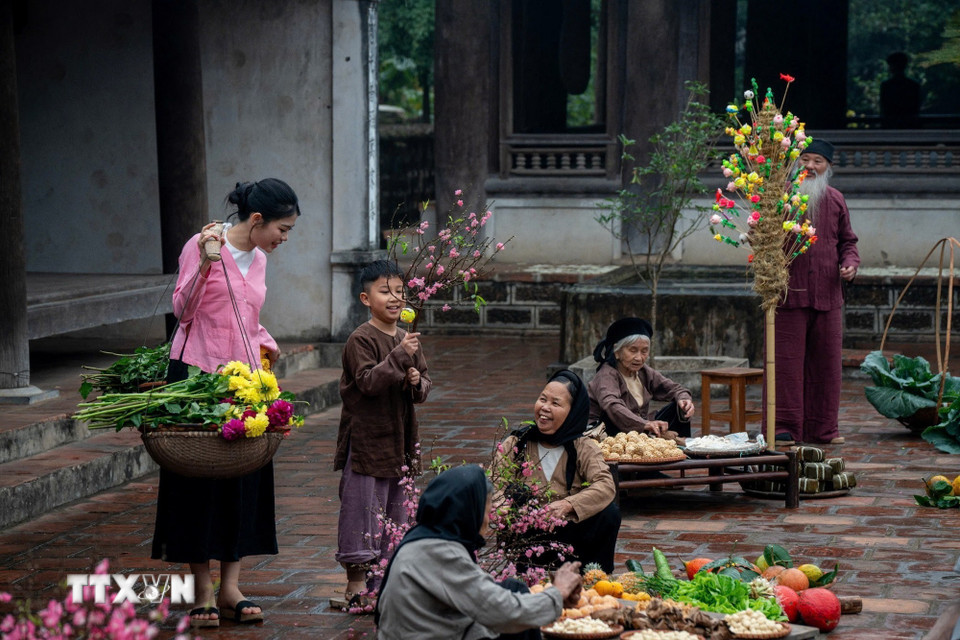 Chợ quê ngày Tết rộn ràng sắc Xuân. (Ảnh: Khánh Hòa/ TTXVN)