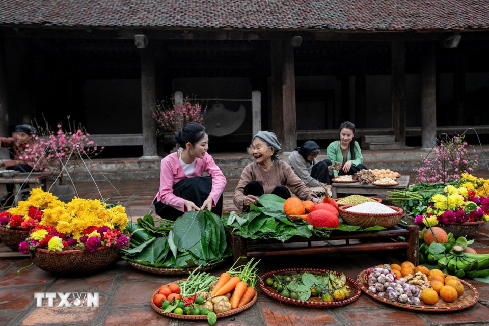 Chợ quê ngày Tết rộn ràng sắc Xuân. (Ảnh: Khánh Hòa/TTXVN)