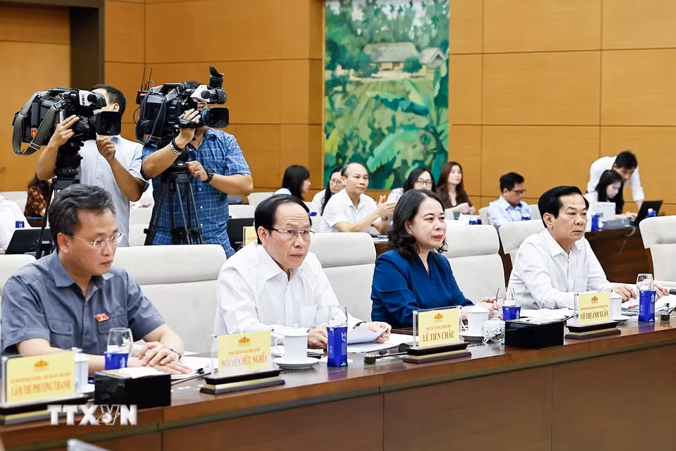 Phó Chủ tịch nước Võ Thị Ánh Xuân, Phó Thủ tướng Chính phủ Lê Tiến Châu và đại biểu dự phiên họp. (Ảnh: Doãn Tấn/TTXVN)