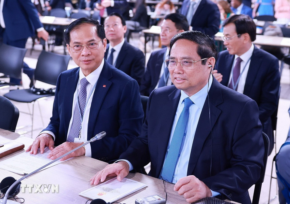 Thủ tướng Phạm Minh Chính và Phó Thủ tướng, Bộ trưởng Ngoại giao Bùi Thanh Sơn dự Phiên khai mạc Hội nghị Đại dương Liên hợp quốc lần thứ 3 (UNOC 3). (Ảnh: Dương Giang/TTXVN)