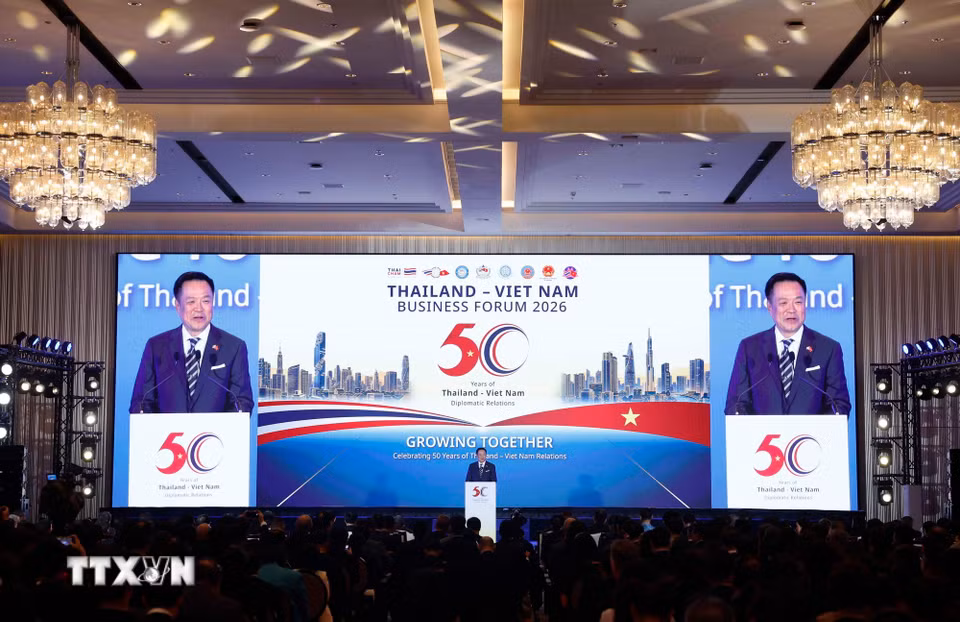 Thủ tướng Thái Lan Anutin Charnvirakul phát biểu tại Diễn đàn Doanh nghiệp Việt Nam-Thái Lan. (Ảnh: Thống Nhất/TTXVN)