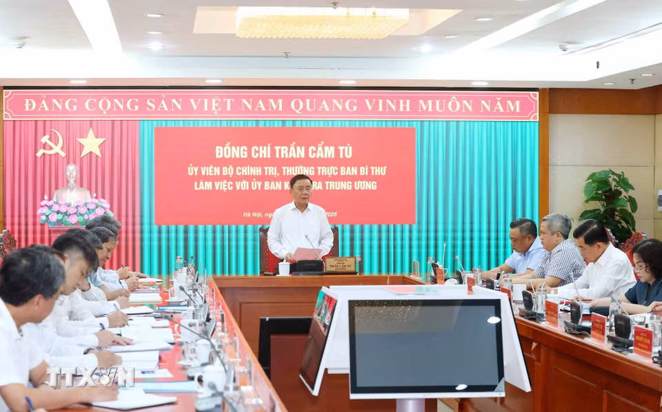 Đồng chí Trần Cẩm Tú, Ủy viên Bộ Chính trị, Thường trực Ban Bí thư phát biểu chỉ đạo buổi làm việc. (Ảnh: Phương Hoa/TTXVN)