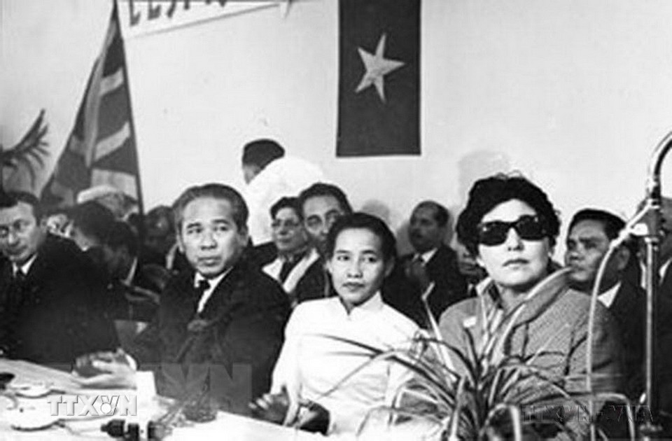 Bà Dương Thị Duyên, nữ nhà báo Việt Nam Thông tấn xã (VNTTX) trong phái đoàn Việt Nam Dân chủ Cộng hòa đã thể hiện trí tuệ, bản lĩnh của một chiến sỹ thông tin, góp phần vào thành công của Hội nghị Paris trên cả hai lĩnh vực đối ngoại nhà nước và đối ngoại nhân dân. (Ảnh: Tư liệu TTXVN)