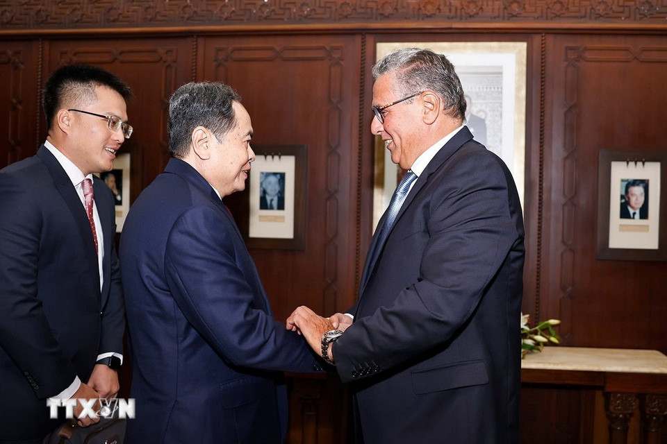 Chủ tịch Quốc hội Trần Thanh Mẫn hội kiến Thủ tướng Maroc Aziz Akhannouch. (Ảnh: Doãn Tấn/TTXVN)