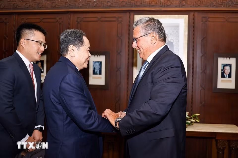 Chủ tịch Quốc hội Trần Thanh Mẫn hội kiến Thủ tướng Maroc Aziz Akhannouch. (Ảnh: Doãn Tấn/TTXVN)