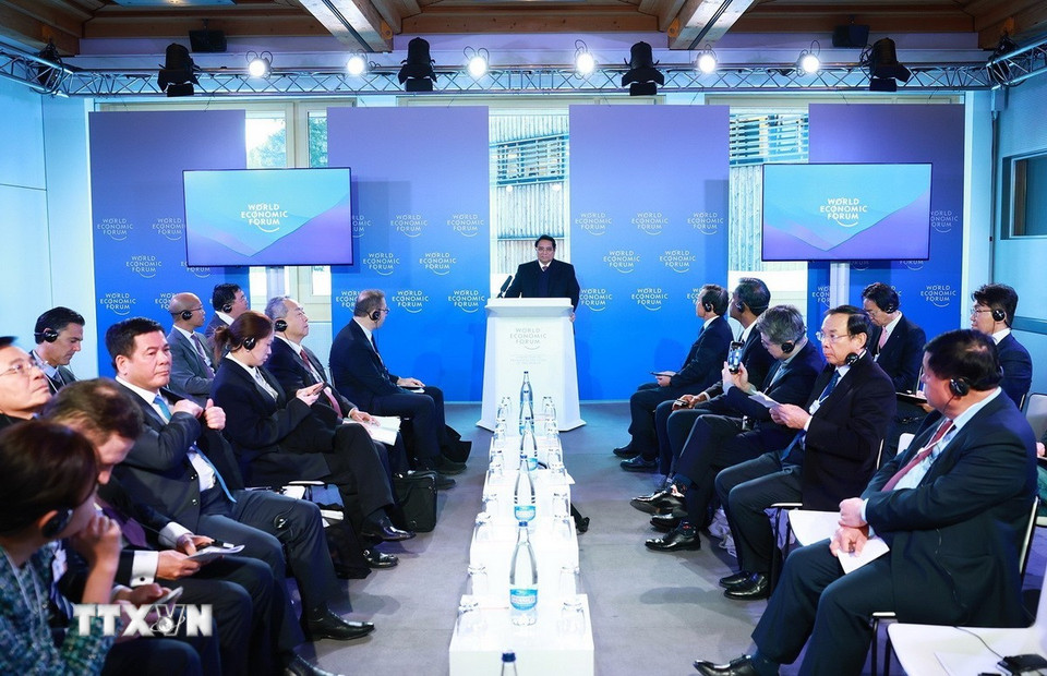 Thủ tướng Phạm Minh Chính chủ trì Phiên đối thoại chiến lược quốc gia Việt Nam WEF. (Ảnh: Dương Giang/TTXVN)