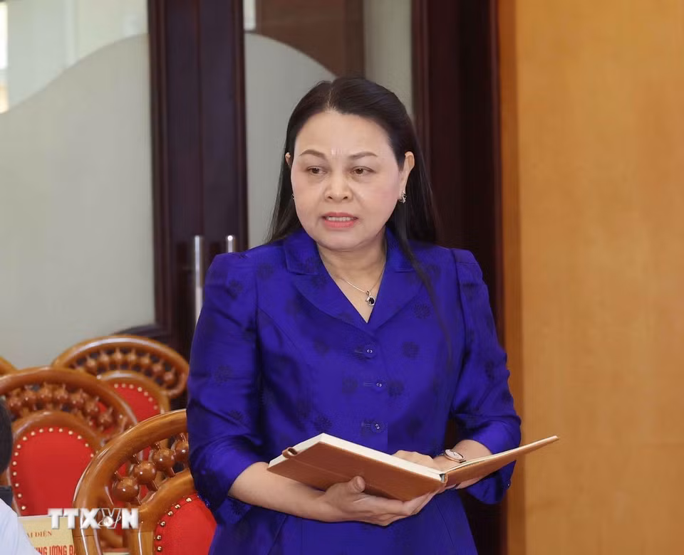 Đồng chí Nguyễn Thị Thu Hà, Ủy viên Trung ương Đảng, Phó Chánh Văn phòng Thường trực Văn phòng Trung ương Đảng phát biểu. (Ảnh: Phương Hoa/TTXVN)