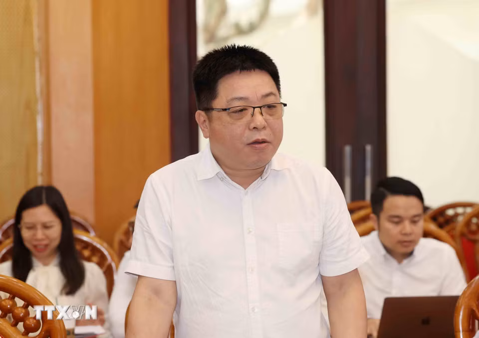 Đồng chí Quế Đình Nguyên, Phó Tổng Biên tập báo Nhân Dân phát biểu tại buổi làm việc. (Ảnh: Phương Hoa/TTXVN)