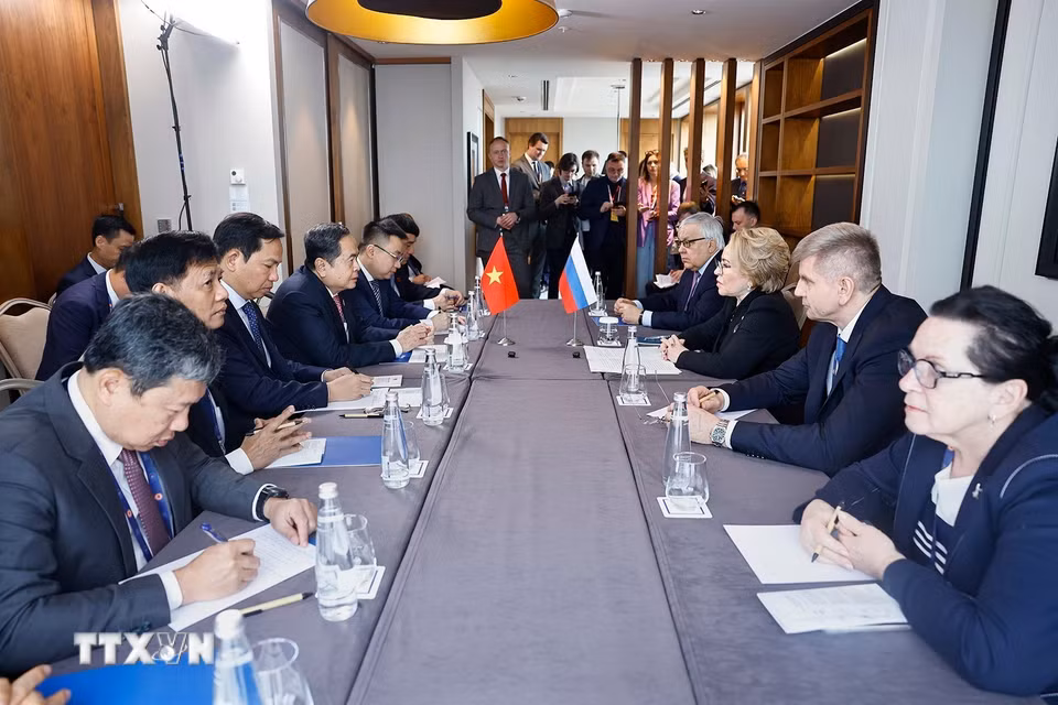Chủ tịch Quốc hội Trần Thanh Mẫn hội kiến Chủ tịch Hội đồng Liên bang Nga Valentina Matviyenko. (Ảnh: Doãn Tấn/TTXVN)
