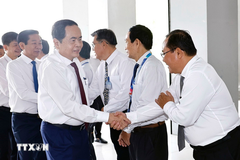 Chủ tịch Quốc hội Trần Thanh Mẫn với cán bộ, giảng viên Trường Đại học Cần Thơ. (Ảnh: Doãn Tấn/TTXVN)