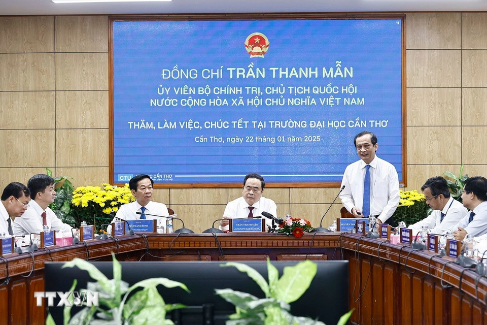 Giáo sư, tiến sỹ Nguyễn Thanh Phương, Bí thư Đảng ủy, Chủ tịch Hội đồng Trường Đại học Cần Thơ phát biểu. (Ảnh: Doãn Tấn/TTXVN)