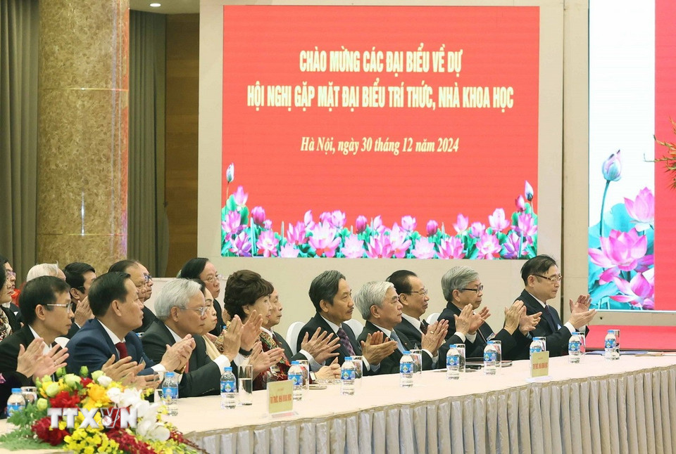 Các đại biểu tri thức, nhà khoa học dự hội nghị gặp mặt. (Ảnh: Thống Nhất/TTXVN)